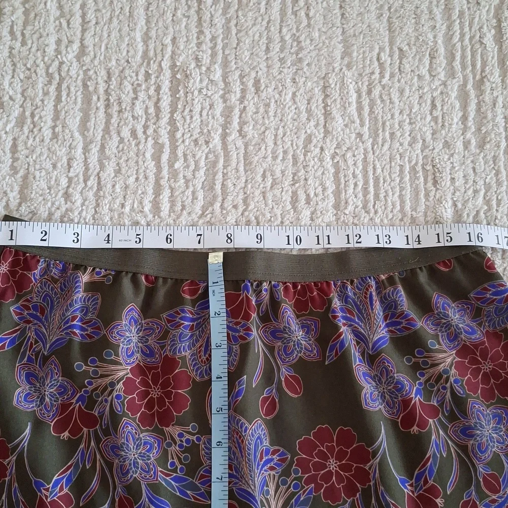Fit and flare Midi skirt - Picture 3 of 5